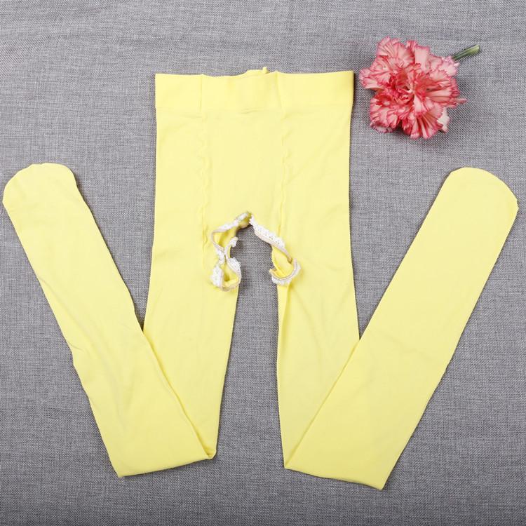 Förföriska sammetsstrumpor med öppen gren - Plus Size Frestelse i Svart eller Hudfärg