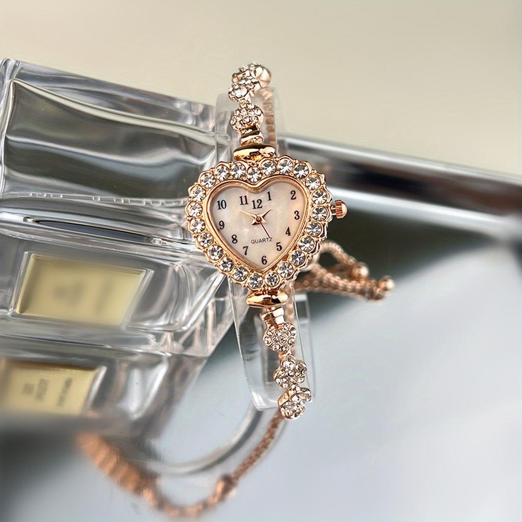 Γυναικείο Ρολόι με Καρδιά από Στρας με Λαμπερό Καντράν & Μπρασελέ από Κράμα σε Χρυσό Τόνο - Συμπαγές Ρολόι Χαλαζία για Καθημερινή Κομψότητα