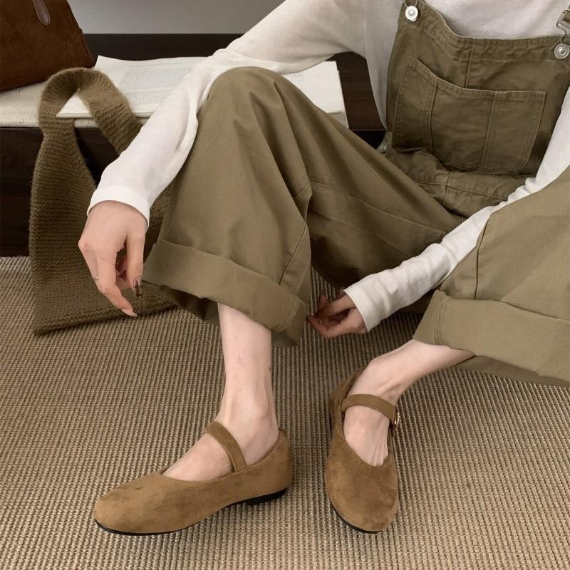 Retro versatile one-word buckle shallow single shoes women's 2025 autumn new round head flat bottom super soft sole grandma shoes leopard print