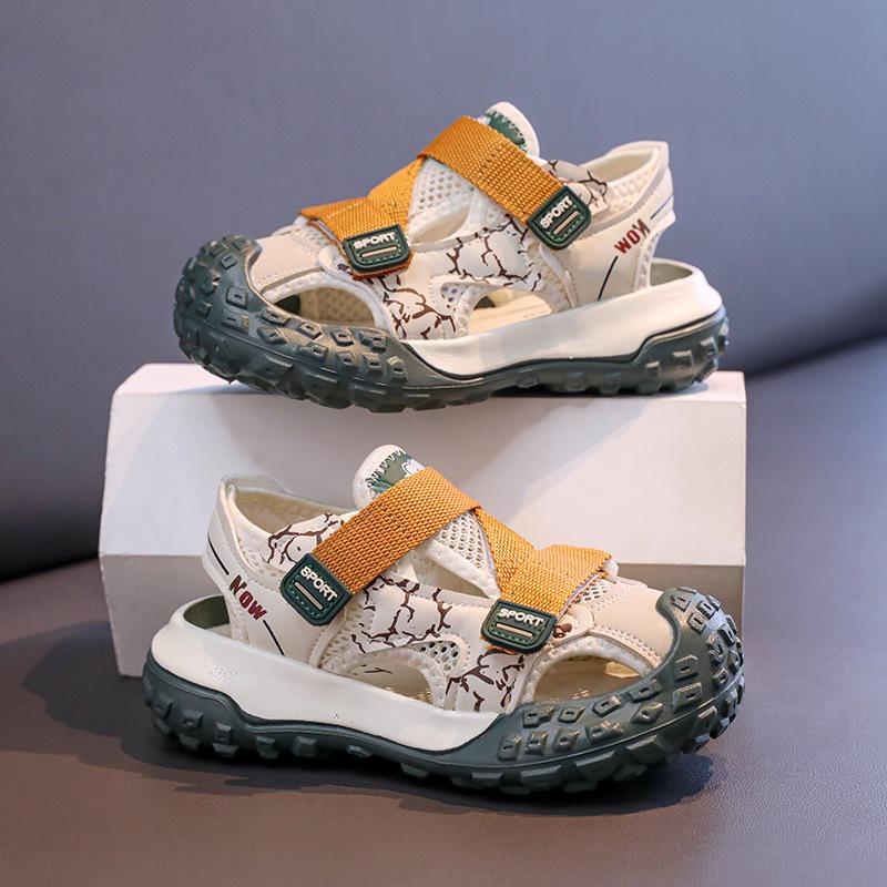 Kids Sports Sandals Hollowed-out Children Sneakers Toes Capped Soft Sole 2025 Summer New Children Running Shoes Mesh Breathable