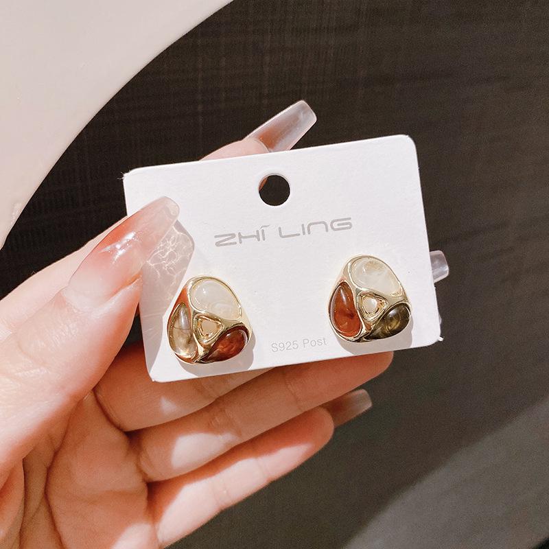 2024 Trendige Französische Retro Geometrische Dreieck Ohrringe - Stilvolles und Vielseitiges Buntes Design