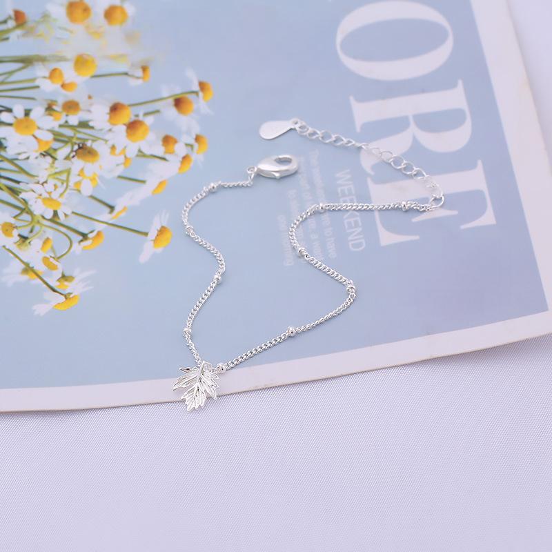 New Maple Leaf Bracelet Female Ins Internet Celebrity Temperament Small Fresh Mori Sweet Student Niche Hand Jewelry