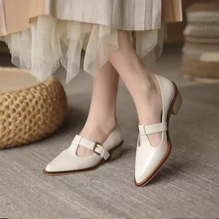 Vintage Belt Buckle Pointed Head Single Shoes Women 2025 New Soft Leather Small Leather Shoes Thick Heel Single Shoes