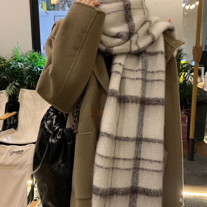 Women's 2024 Winter Plaid Korean Style Versatile Thickened Scarf