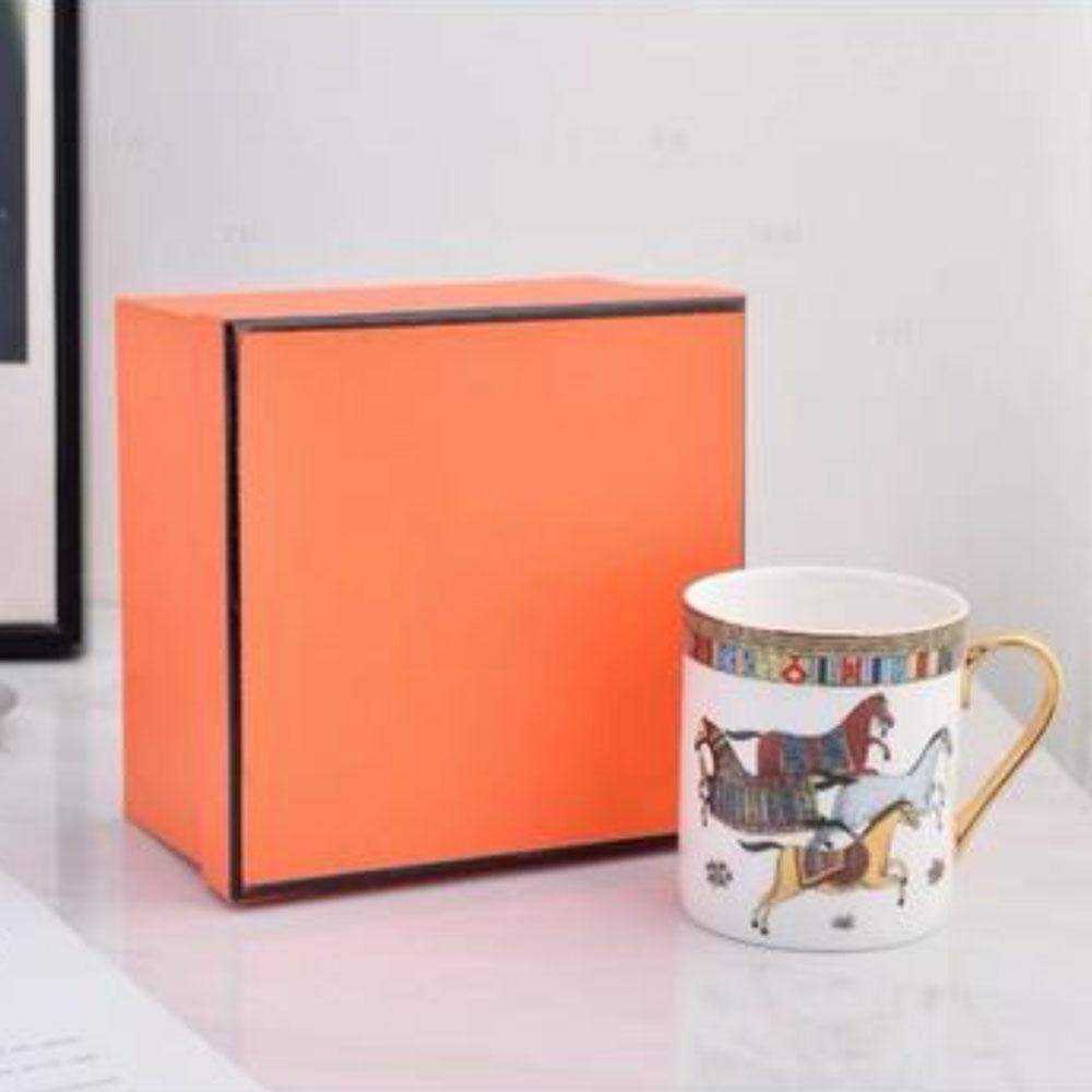 Europäischer Leichter Luxus Fortschrittliches Knochenporzellan Tasse Becher Becher Exquisite Nachmittagstee Hochwertige Tasse Wasserbecher Kaffeetasse Weihnachtsgeschenke