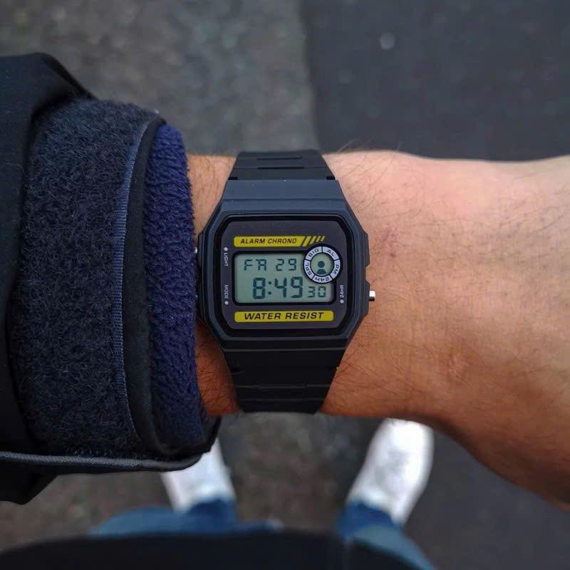 Orologio Elettronico Sportivo Semplice alla Moda LED Digitale Multifunzione Impermeabile Cinturino in PU Sveglia Regalo per Donne/Uomini