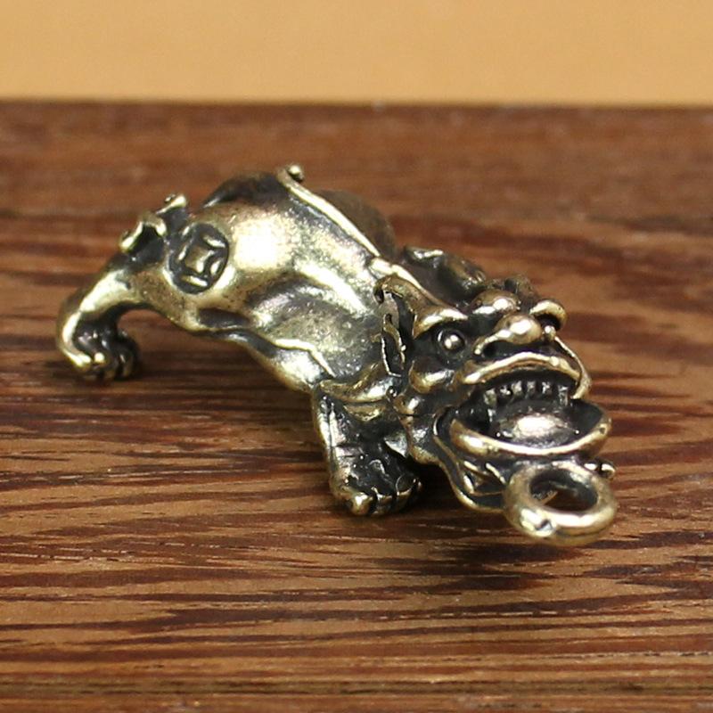 Pixiu pure brass keychain couple necklace pendant car pendant children's gift creative back retro bag pendant