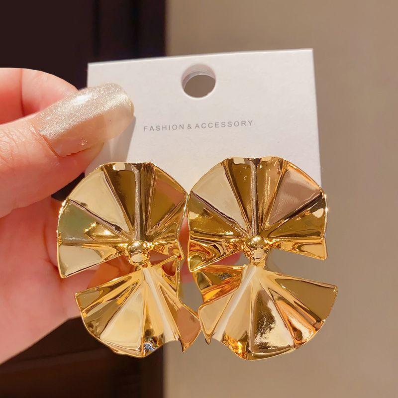 Fashion Retro Metal Geometry Irregular Earrings Female Niche Design Elegant High-Profile Earrings Accessible Luxury Earrings Gold