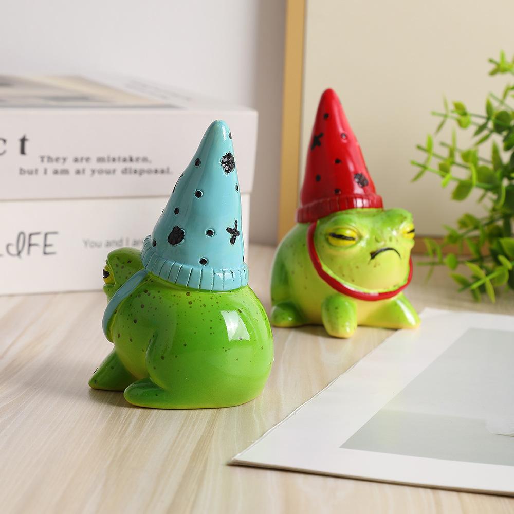 Charming Little Frog Garden Ornament – Pointed Hat Sculpture for Balcony Succulent Pots and Micro Landscapes