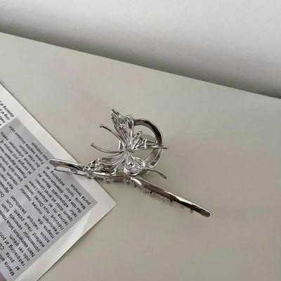 Retro Kreativní High-end Stříbrný Kovový Motýlek do Vlasů Módní Gotická Osobnostní Pokrývka Hlavy Elegantní Doplňky Dárky pro Dívky