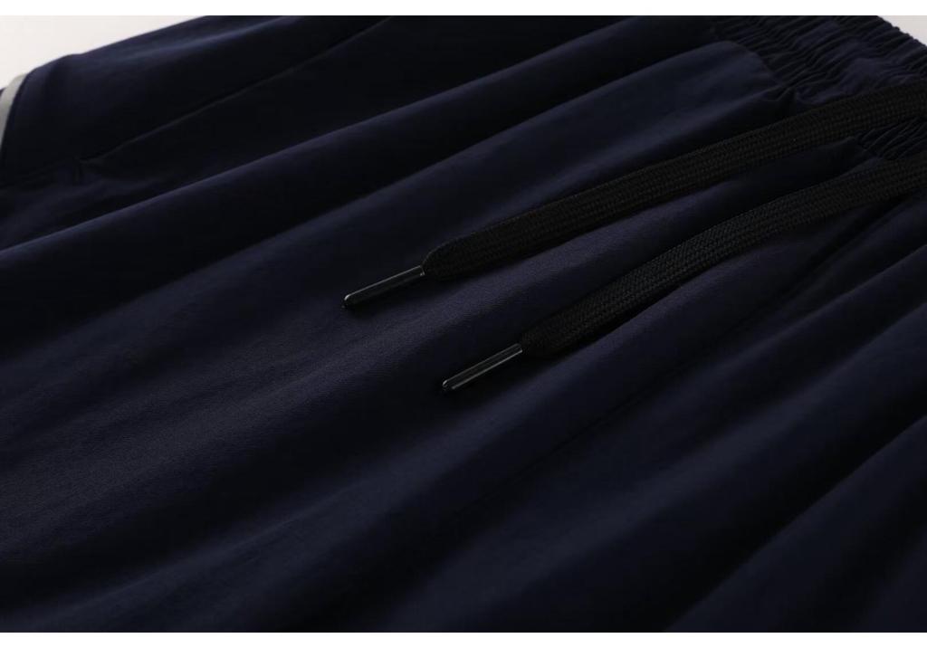 2024 Men's Quick-Dry Outdoor Running Shorts – Mid-Length, Loose Fit for Casual Fitness.