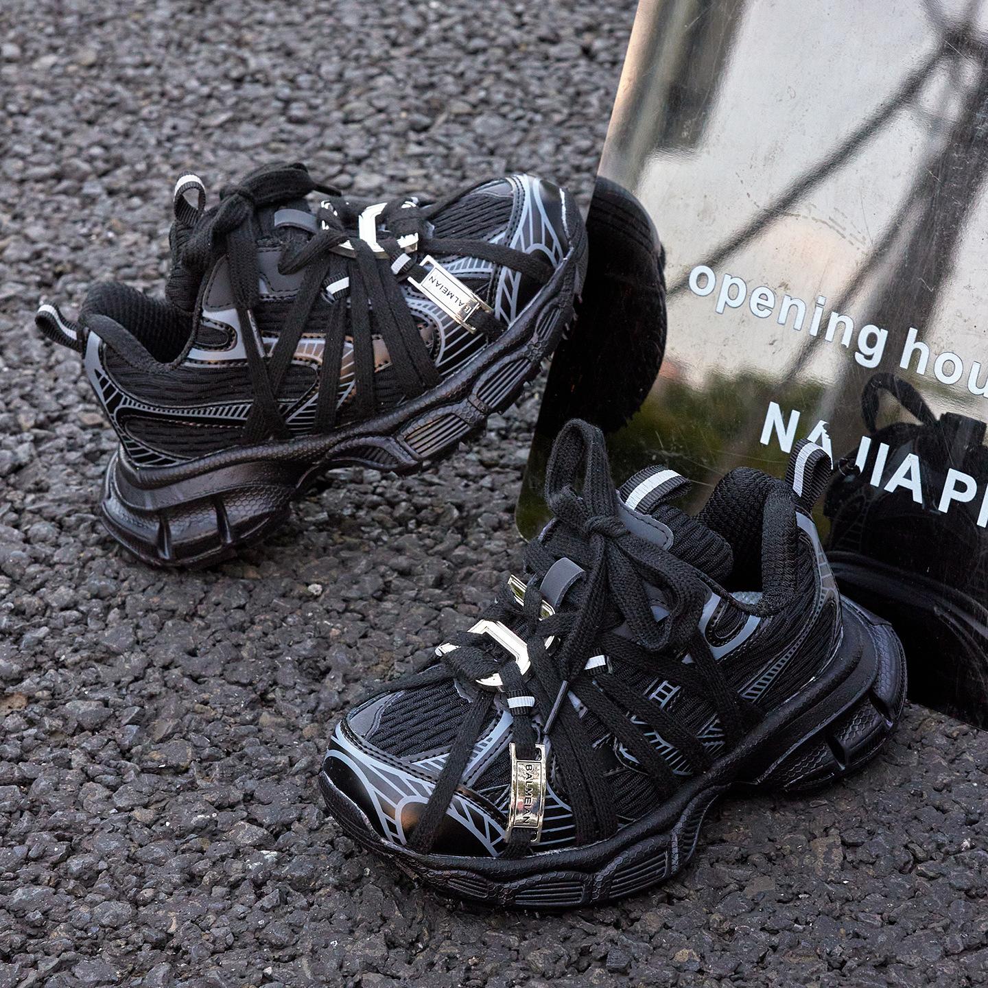 

Детские кроссовки-папы 2025 осень новая обувь для мальчиков повседневная спортивная обувь ремешки сетчатая обувь мягкая подошва кроссовки для девочек 25 yards inner length 16.5cm чёрный