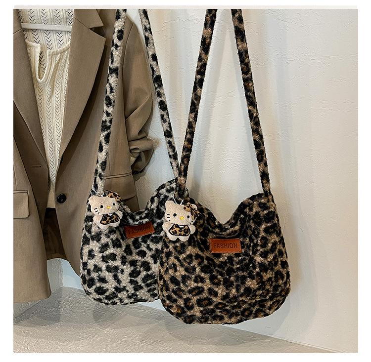 Autumn/Winter 2025 Korean Style Leopard Print Plush Tote Bag - Versatile Shoulder & Crossbody for Women