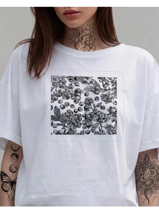 T-shirt with square-framed blueberry/bilberry print M