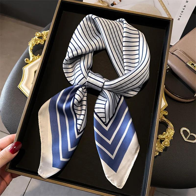 Neuer Luxusmarken Seiden-Quadrat-Plaid-Schal Damen Satin Hals Haarband Weiches Arbeits-Halstuch NEU Hijab Kopf Weiblicher Foulard