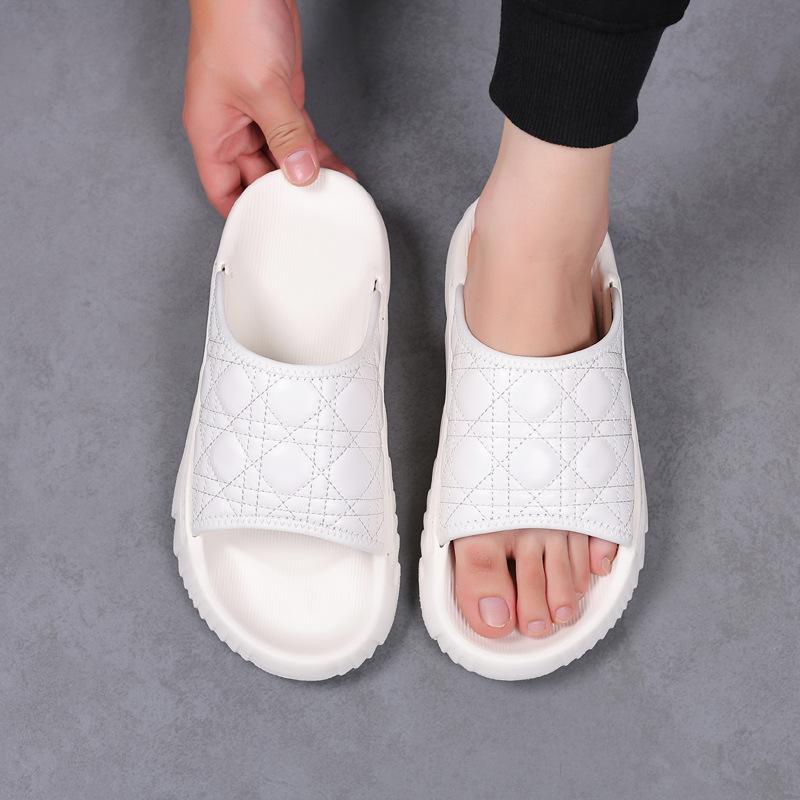 The first layer of sheepskin summer new men's slippers leather fashion one-word drag men's breathable beach shoes sandals men's shoes