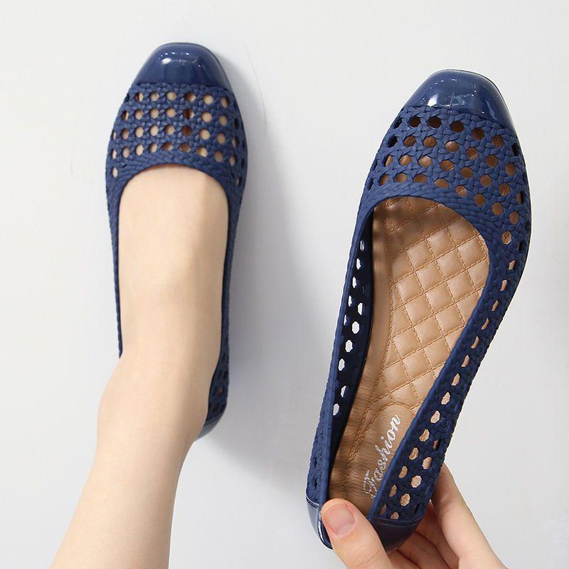 Nové sandály dámské duté prodyšné protiskluzové měkké dno běžné nošení mělká pracovní obuv sandály na klínu