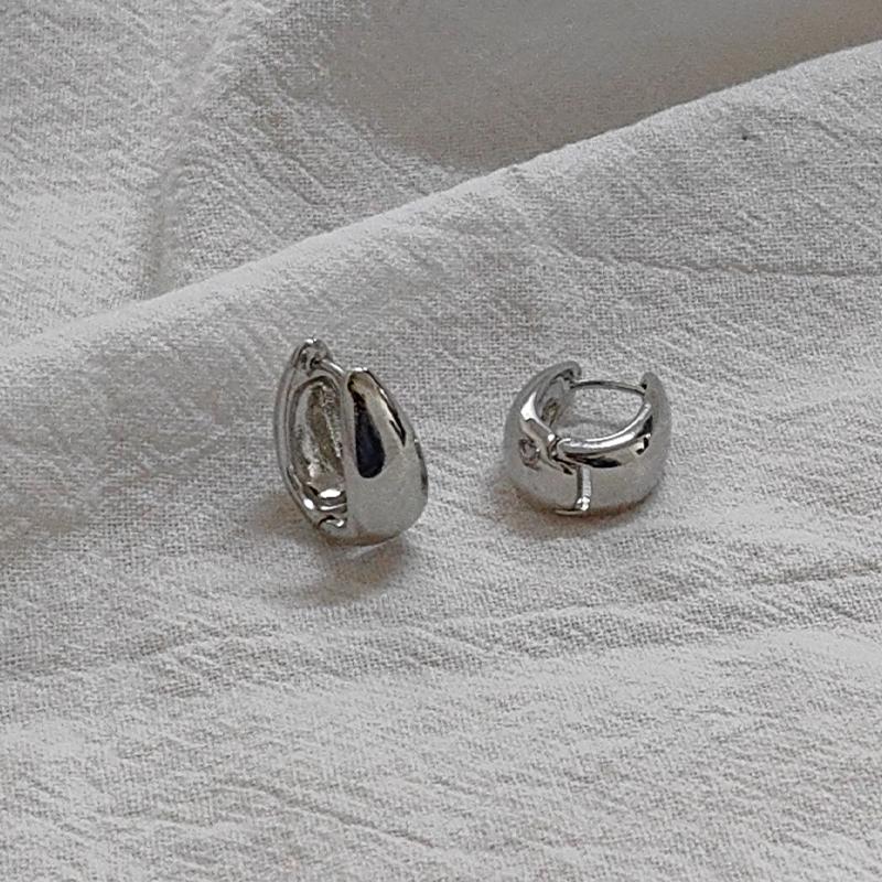 Fashion Simple Smooth Metal Hoop Earring Charm Women Trendy Vintage Party Accessories Gifts Handmade Jewelry