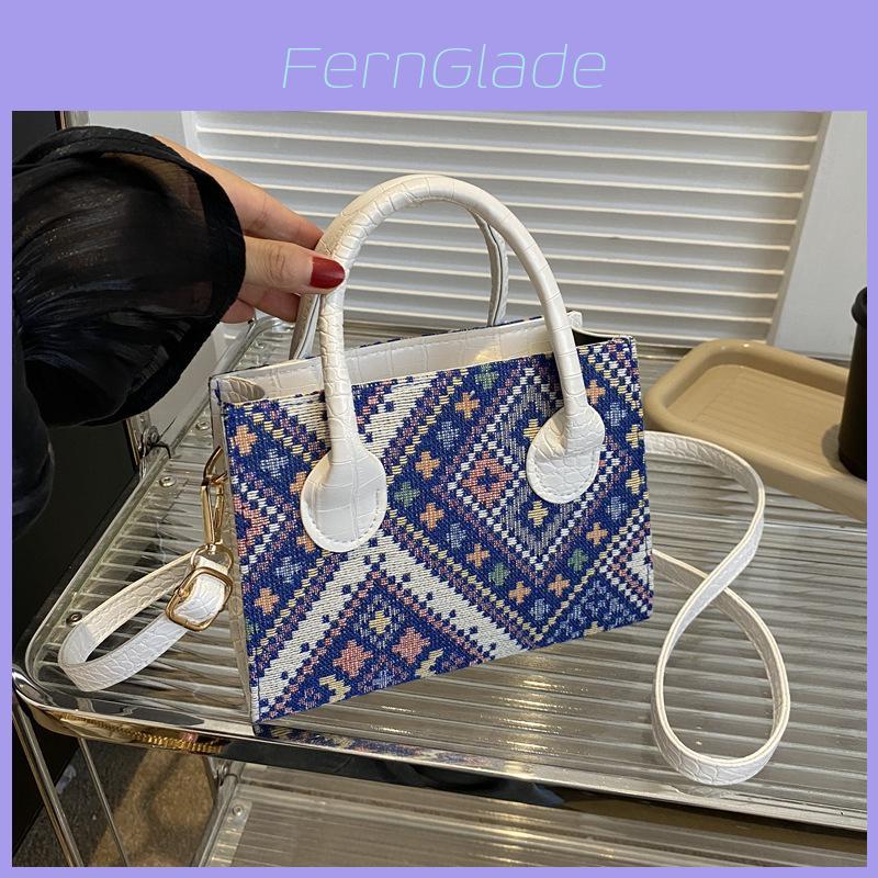 Street Style Pu Small Square Bag With Zipper Closure For Daily Use