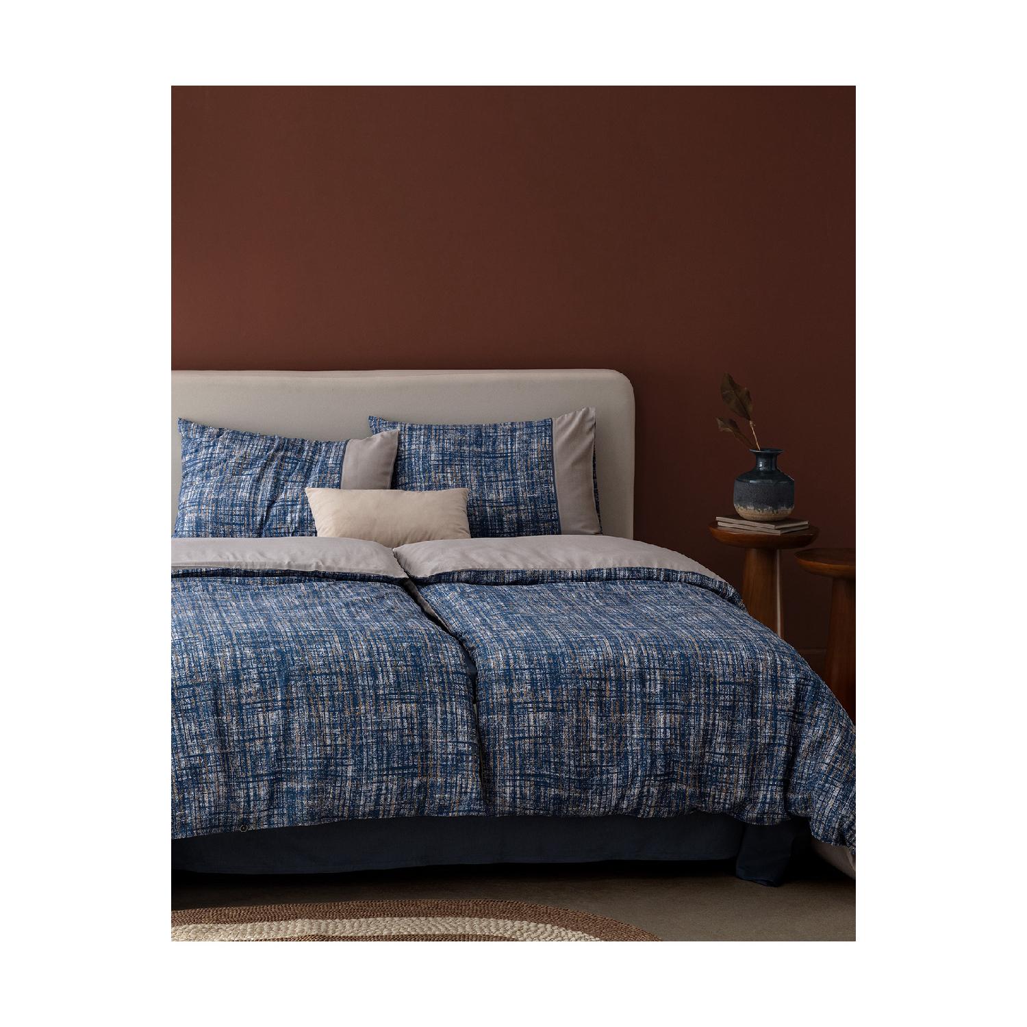 

Комплект пододеяльников Amaury Family Size из 100% хлопка с принтом Madame Coco Crep - Темно-синий