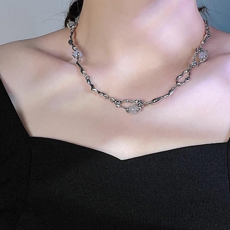 Niche design light luxury moonstone necklace ins cold wind pure desire wind sweet cool babes collarbone chain summer