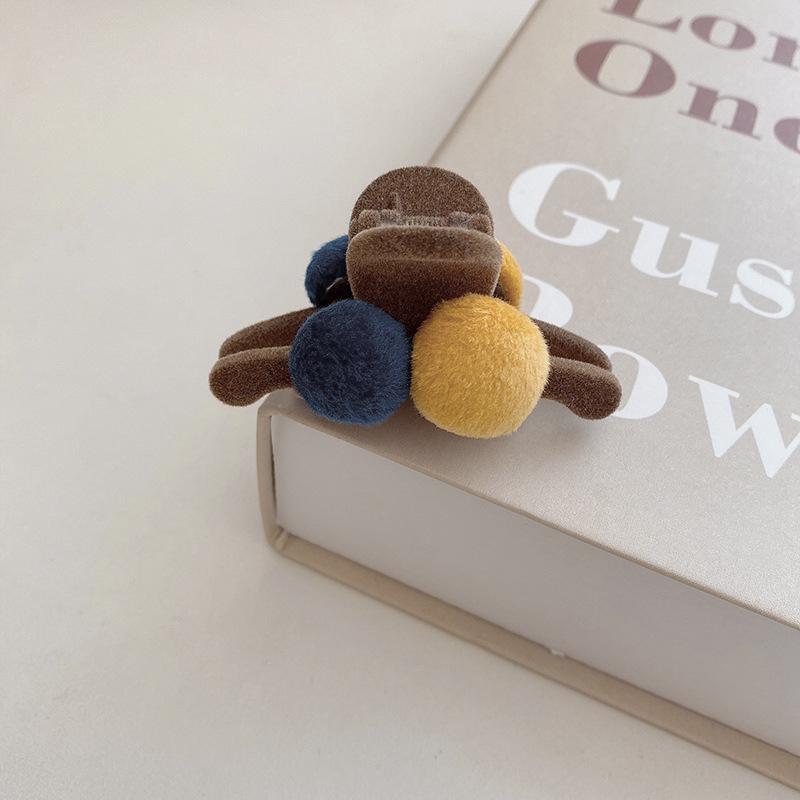 Korean & Japanese Style Cute Bang Clips: Small Claw Hair Accessories for Women