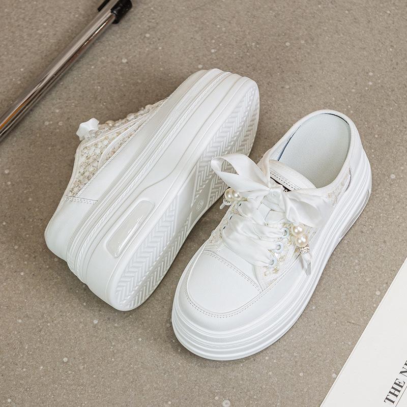 

Кожаная сумка голова полушлепанцы женские внутренняя высота увеличение лето уличная одежда 2025 новые толстоподошвенные маффины модные высококлассные белые туфли 34