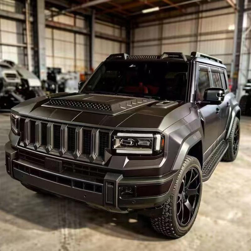 Jetour G700 Hood Protector: Black Warrior Guard Against Sand & Stone