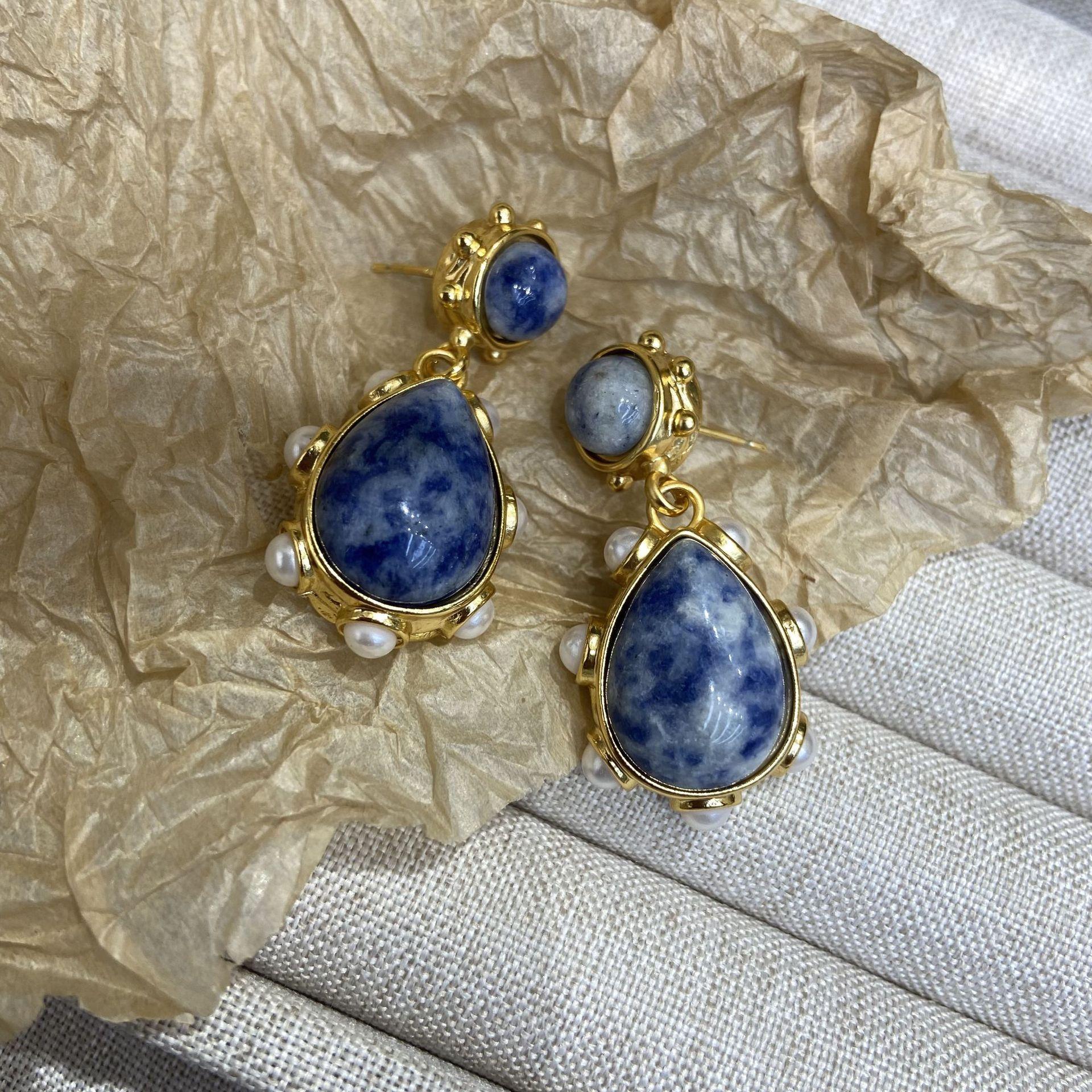

French Black Gold Copper Plated Real Gold Marking Earrings, Vintage Maijia Blue And White Stone Temperament, Versatile Personality Old Money Style