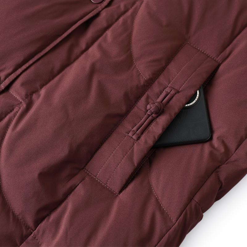 Nadměrná velikost XL-6XL Dámská krátká prošívaná bunda středního věku Zimní svrchní oděv s kapucí Elegantní výšivka Hřejivé péřové kabáty