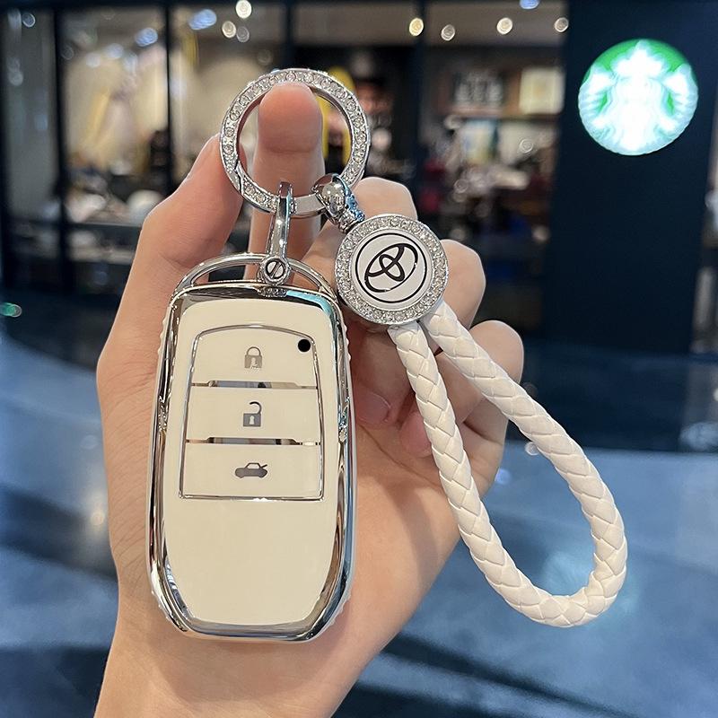TPU Car Key Case Fob Cover for Toyota CHR Hilux Fortuner Land Cruiser 200 Camry Corolla Crown RAV4 Highland Keychain Accessories