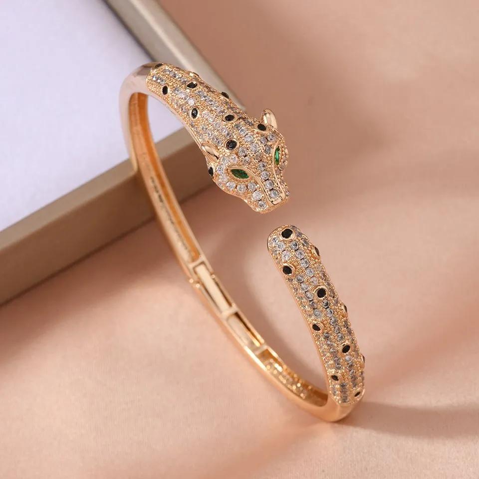 Snake-shaped Bracelet, Light Luxury, Light Luxury, Exquisite High-end Bracelet