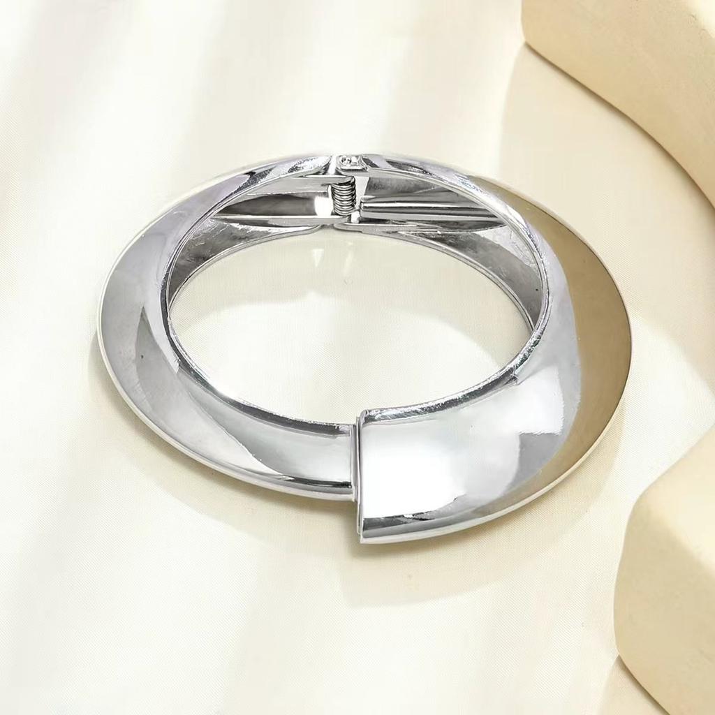 Bracelet INS Minimalist Irregular Wave Jewelry Metal Glossy Bracelet Ladies Jewelry