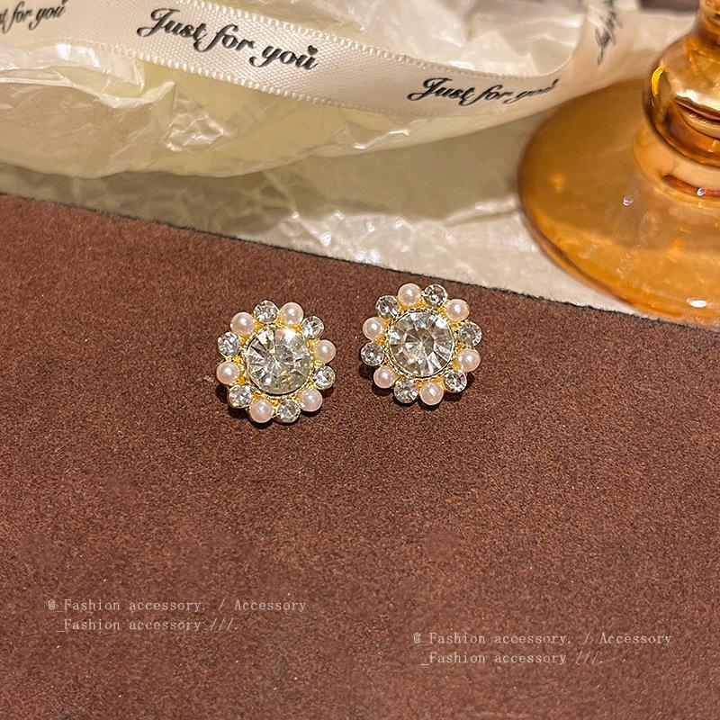 

Горячие продажи легкие роскошные универсальные темпераментные супер яркие серьги-цветы для женщин 1 pair