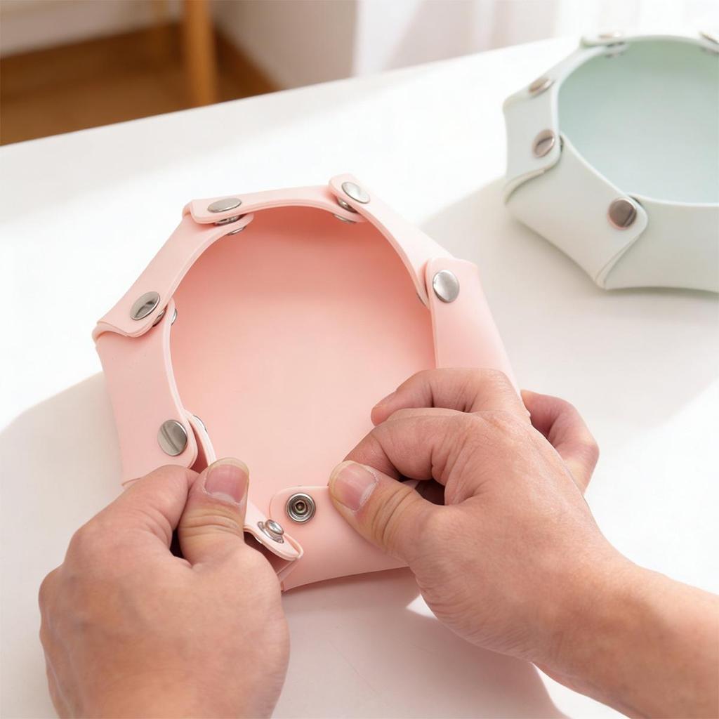 Anti-Tip Silicone Dog Bowl: Portable Outdoor Pet Feeding and Water Bowl