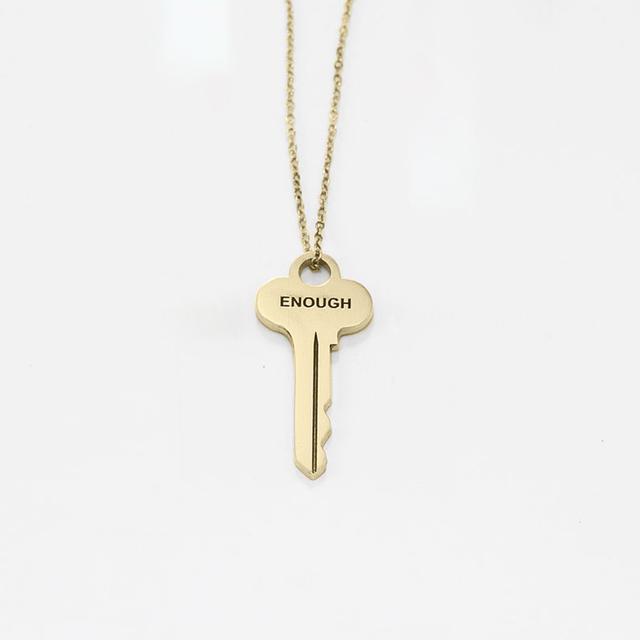 

Ожерелье из нержавеющей стали для женщин, персонализированный кулон с ключом, индивидуальное резное имя, дата, колье, мужские ювелирные изделия, подарки, ожерелья для женщин 45cm золотой