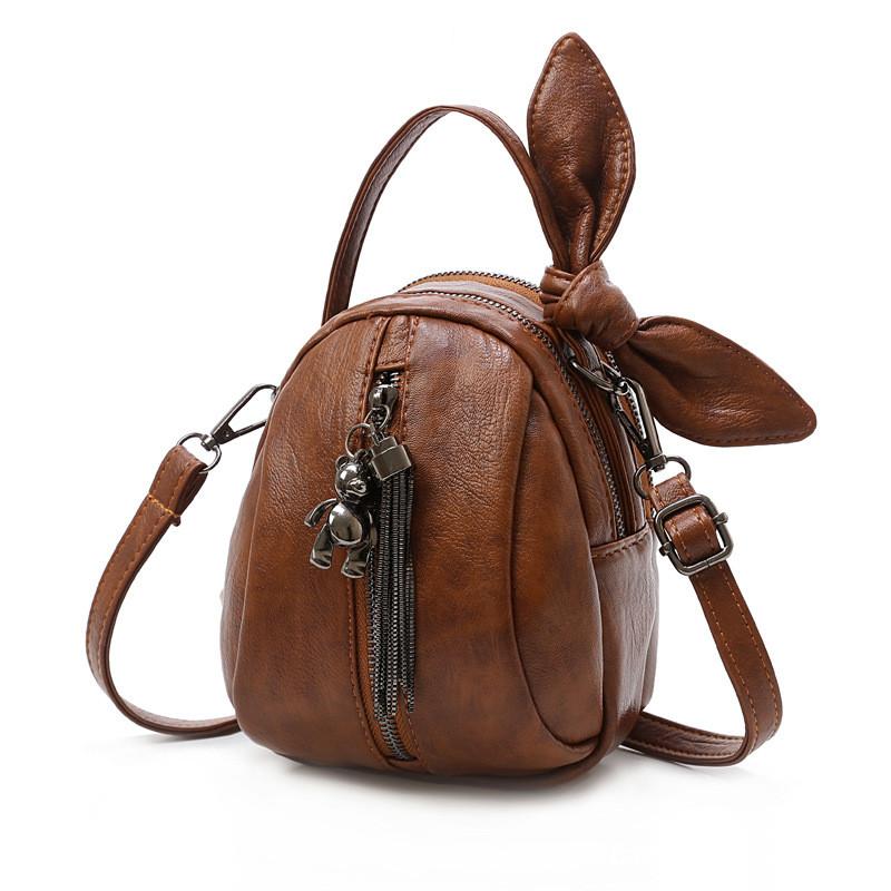 Bear Embellished Small Water Bucket Purse With Internal Pockets For Casual Outings
