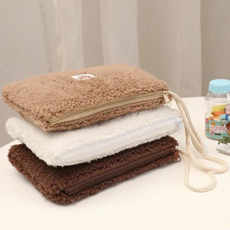 Plush Cosmetic Bag Portable Ladies Wash Bag Large Capacity Multi-function Casual Fashion Cute Bear Pattern for Weekend Vacation