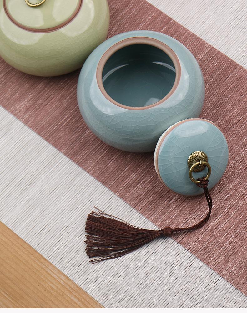 Ge Kiln Ceramic Tea Storage Jar: Chinese Style Sealed Can for Dried Fruit, Flower, and Tea Leaves.