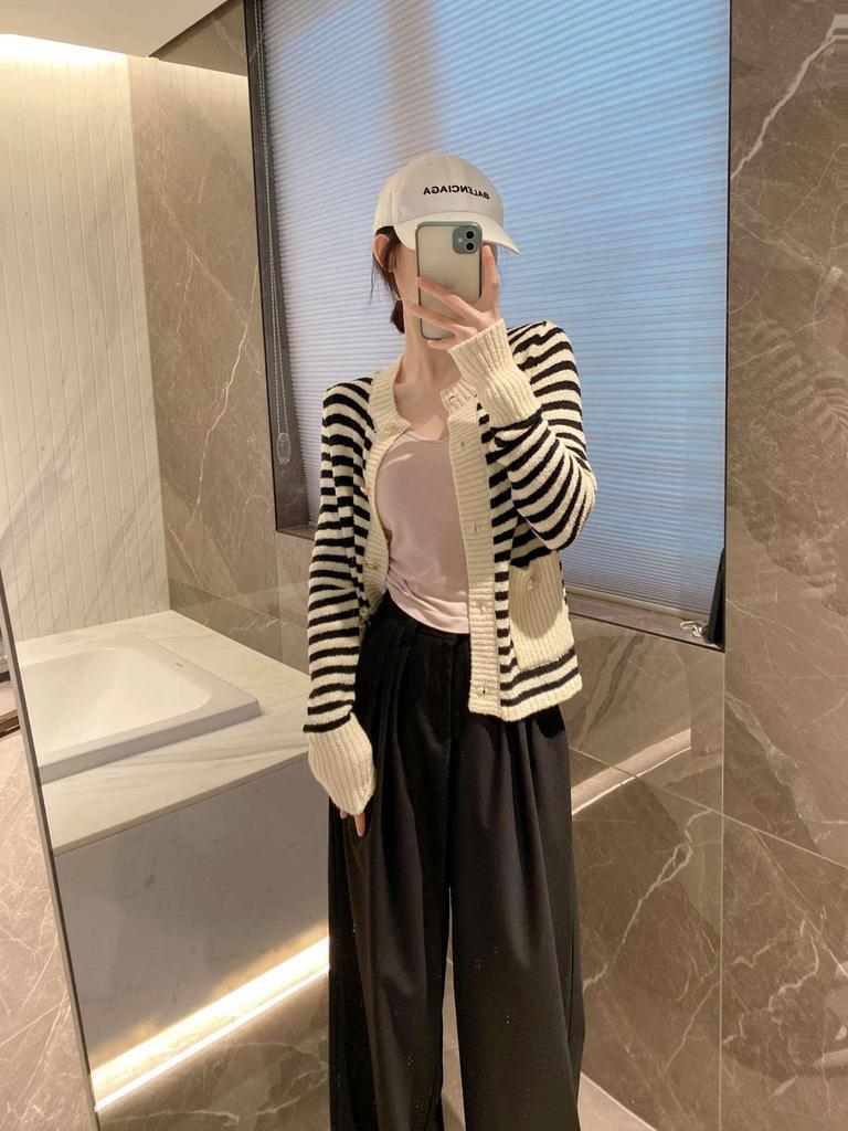 Women's Retro Striped Wool Cardigan - Gold Button, Loose Fit, Round Neck, Autumn/Winter Style
