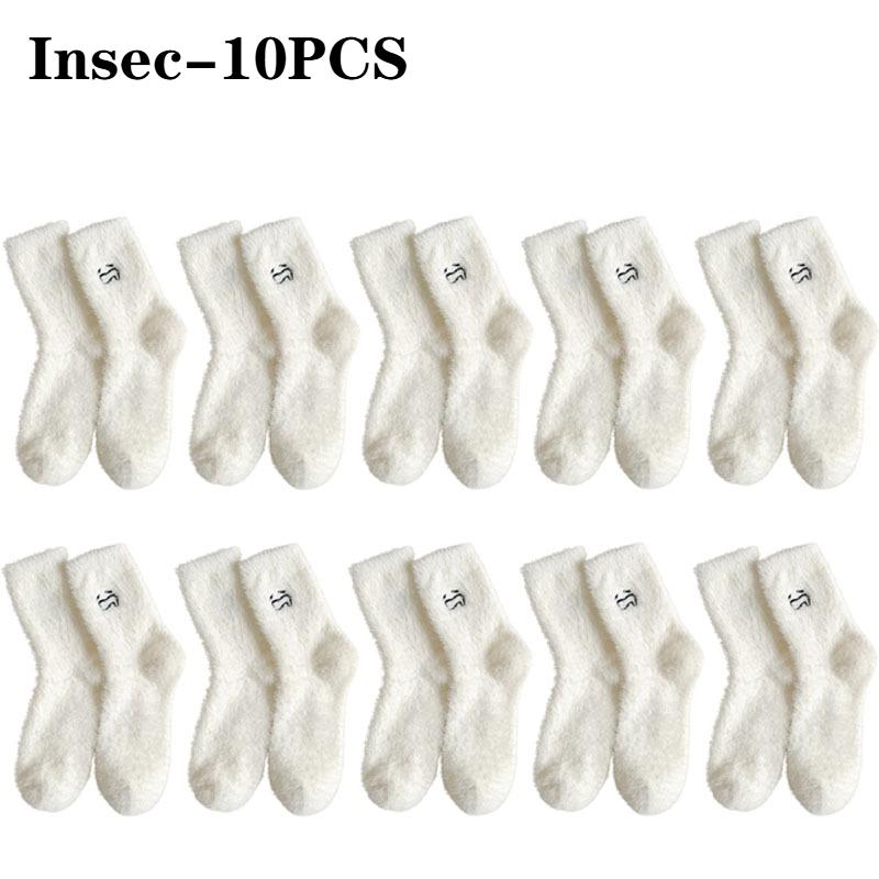 Trendy Ins Style Velvet Socks Women Thick Warm Embroidered Mid Calf Soft Cozy Autumn Winter Floor Socks for Home Wear
