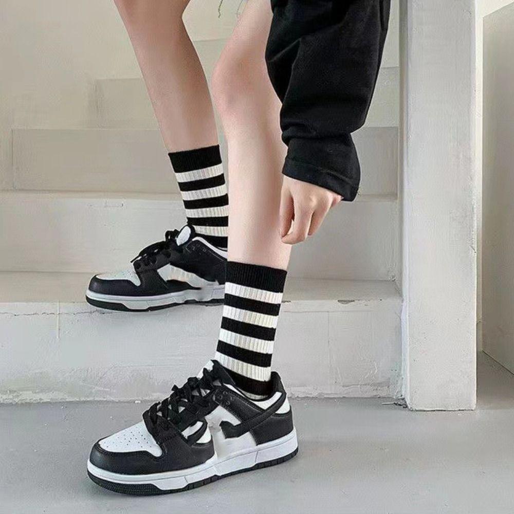 Casual Warm Comfortable Breathable Simple Soft Women Socks Stripe Middle Tube Socks Cotton Hosiery