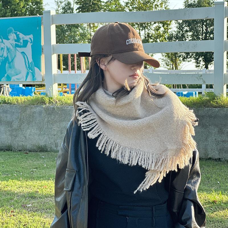 Autumn and Winter High-end Korean Versatile Fringes Thickened and Warm with Triangle Scarves, Knitted Wool Scarves, Shawls