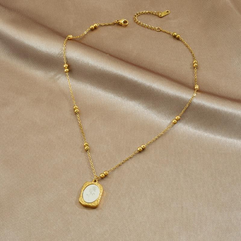 Gold Plated Beaded Chain Oval Flower Pendant Necklace золотой