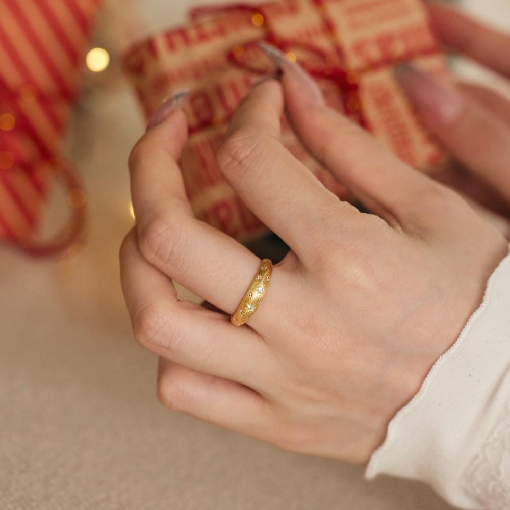 Luxury Star-Studded S925 Sterling Silver Zirconia Ring for Women - Classic Christmas Jewelry