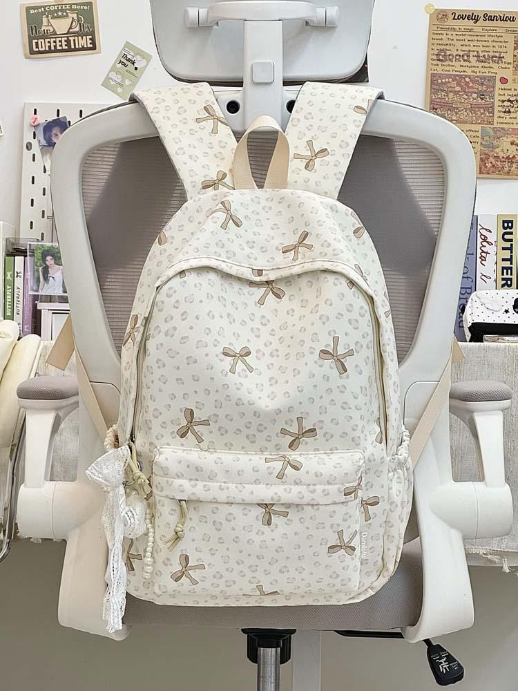 Schoolbag Female Mori ins High value, fresh, sweet and cute star backpack Lightweight and versatile campus backpack