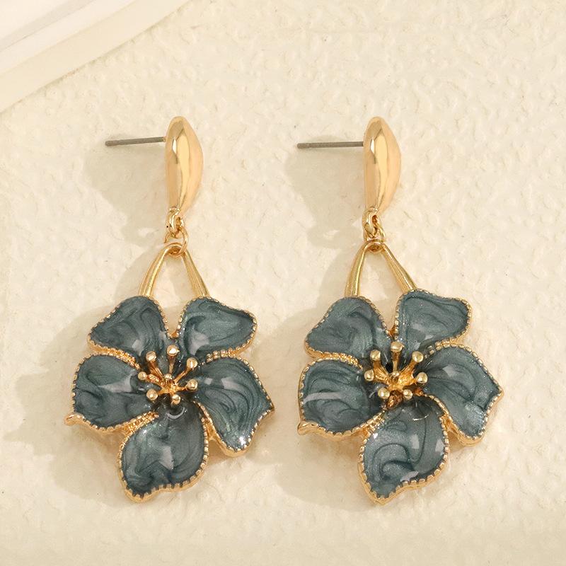 European and American Spring/Summer New Drip Oil Flower Earrings for Women Elegant Retro Palace Style Flower Earrings Earrings