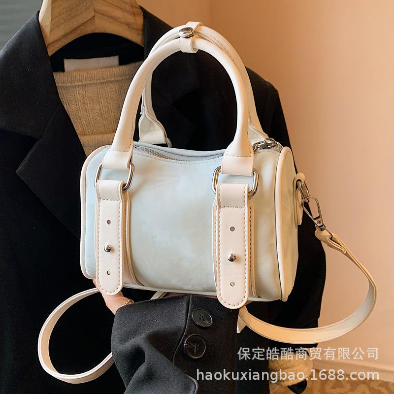 Fashion super hot small bag women's 2025 new high-end versatile messenger bag summer popular portable pillow bag