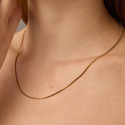 Minimalistisches Schlangenketten-Choker-Halsband für Damen aus Edelstahl - Vielseitig & Modisch