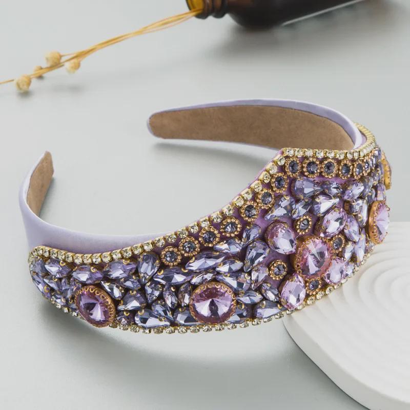 Bentiță Heming cu model baroc retro, cu margini late, model exagerat de craniu